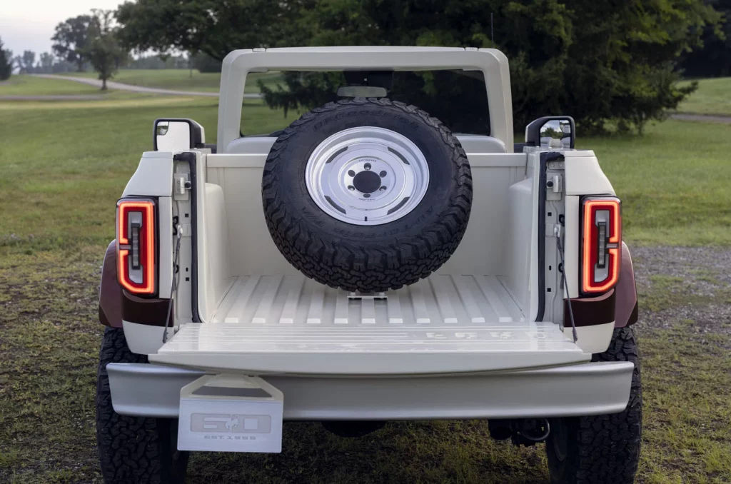FORD BRONCO ROADSTER CONCEPT 9 Motor16