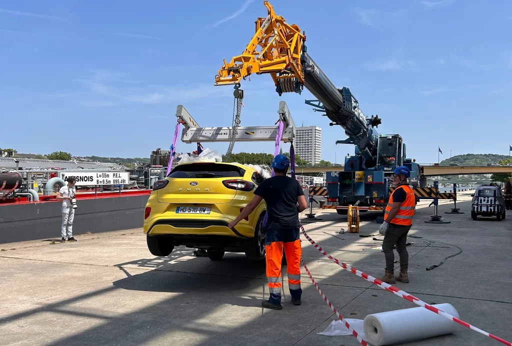 Ford Puma Gen-E: el SUV eléctrico que desafía lo imposible al subir hasta lo más alto de un edificio en Francia 1 Motor16 FORD PUMA 3 Motor16