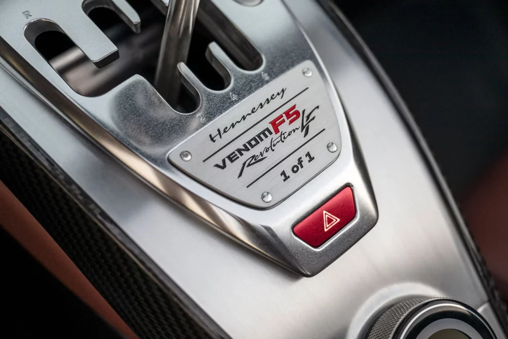 Hennessey Venom F5 Revolution LF: no te creerás la potencia que tiene... 22 Motor16 Hennessey VenomF5 LF Manual.01 19 Motor16