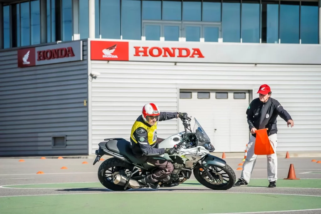 Honda Instituto de Seguridad HIS 13 Motor16
