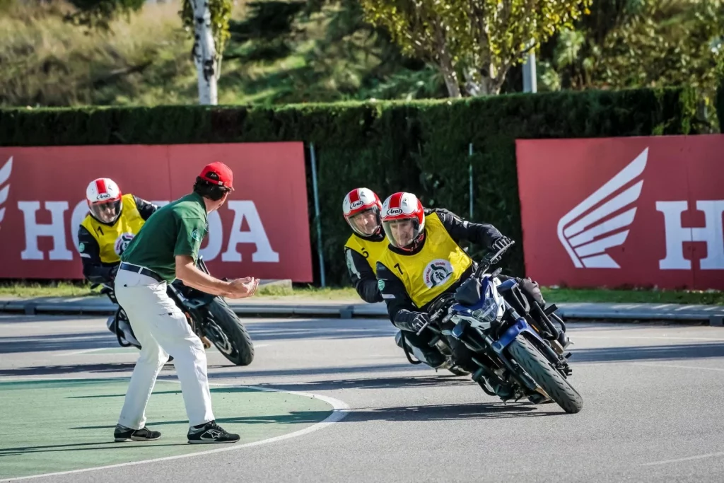 Honda Instituto de Seguridad HIS 22 Motor16