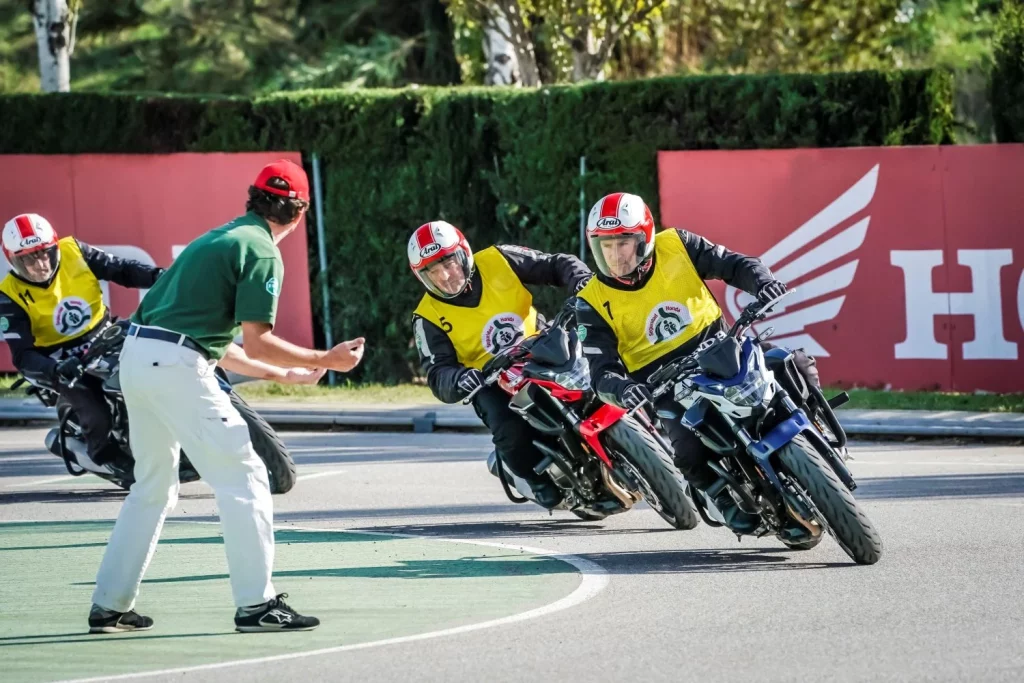 Honda Instituto de Seguridad HIS 23 Motor16