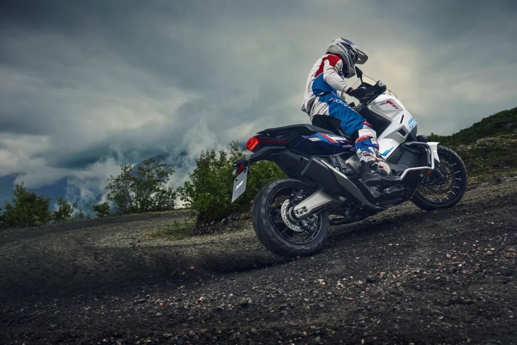 Honda X-ADV 2026: La moto para todo se renueva 9 Motor16 Honda X ADV 2026 5 Motor16