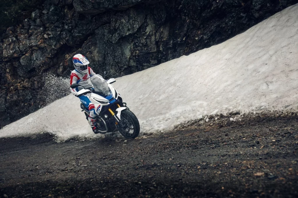 Honda X-ADV 2026: La moto para todo se renueva 10 Motor16 Honda X ADV 2026 6 Motor16