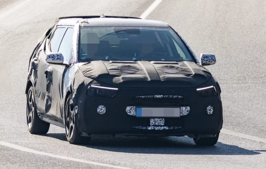 Fotos espía del Hyundai i20, el gran 'tapado' del segmento B 5 Motor16 Hyundai i20 2026 3 Motor16