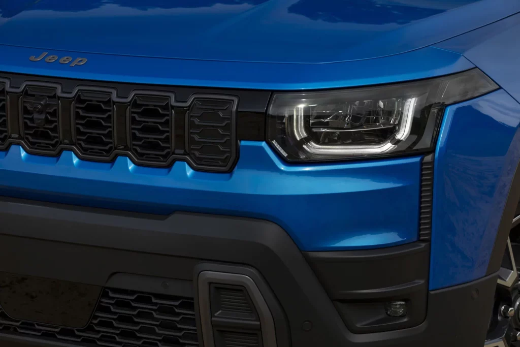 Vuelve el Jeep Cherokee, ahora pionero en tecnología híbrida 18 Motor16 JEEP CHEROKEE 2025 12 Motor16