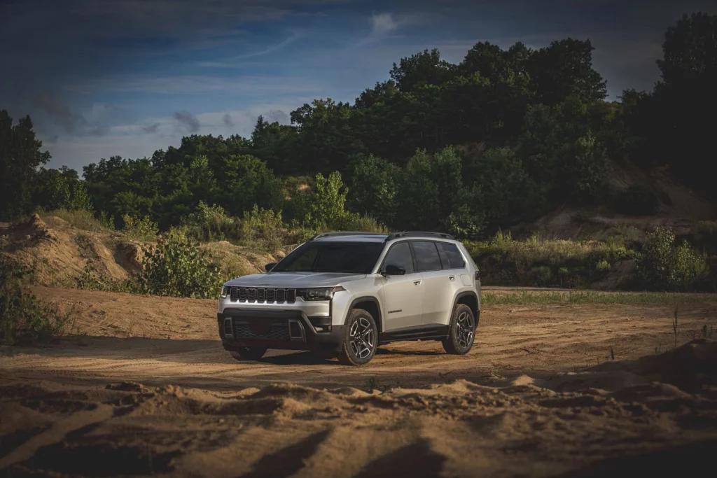 Vuelve el Jeep Cherokee, ahora pionero en tecnología híbrida 25 Motor16 JEEP CHEROKEE 2025 19 Motor16