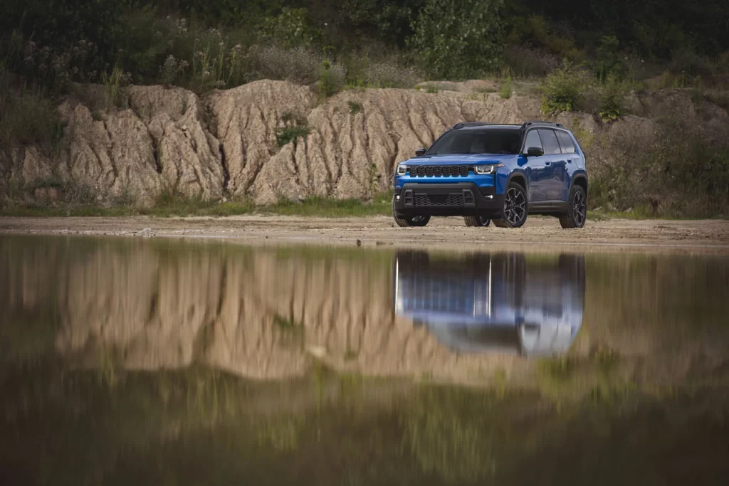Vuelve el Jeep Cherokee, ahora pionero en tecnología híbrida 8 Motor16 JEEP CHEROKEE 2025 2 Motor16
