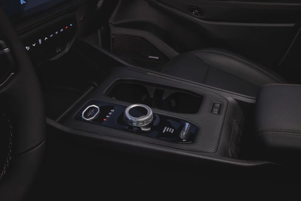 Vuelve el Jeep Cherokee, ahora pionero en tecnología híbrida 32 Motor16 JEEP CHEROKEE 2025 26 Motor16