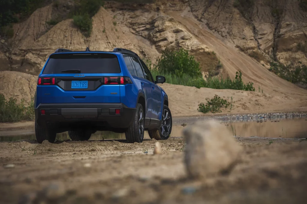 Vuelve el Jeep Cherokee, ahora pionero en tecnología híbrida 9 Motor16 JEEP CHEROKEE 2025 3 Motor16