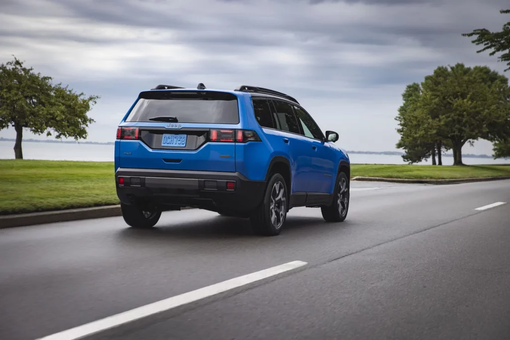 Vuelve el Jeep Cherokee, ahora pionero en tecnología híbrida 12 Motor16 JEEP CHEROKEE 2025 6 Motor16