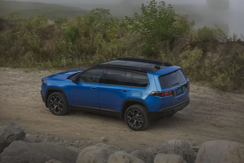 Vuelve el Jeep Cherokee, ahora pionero en tecnología híbrida 2 Motor16 JEEP CHEROKEE 2025 8 Motor16