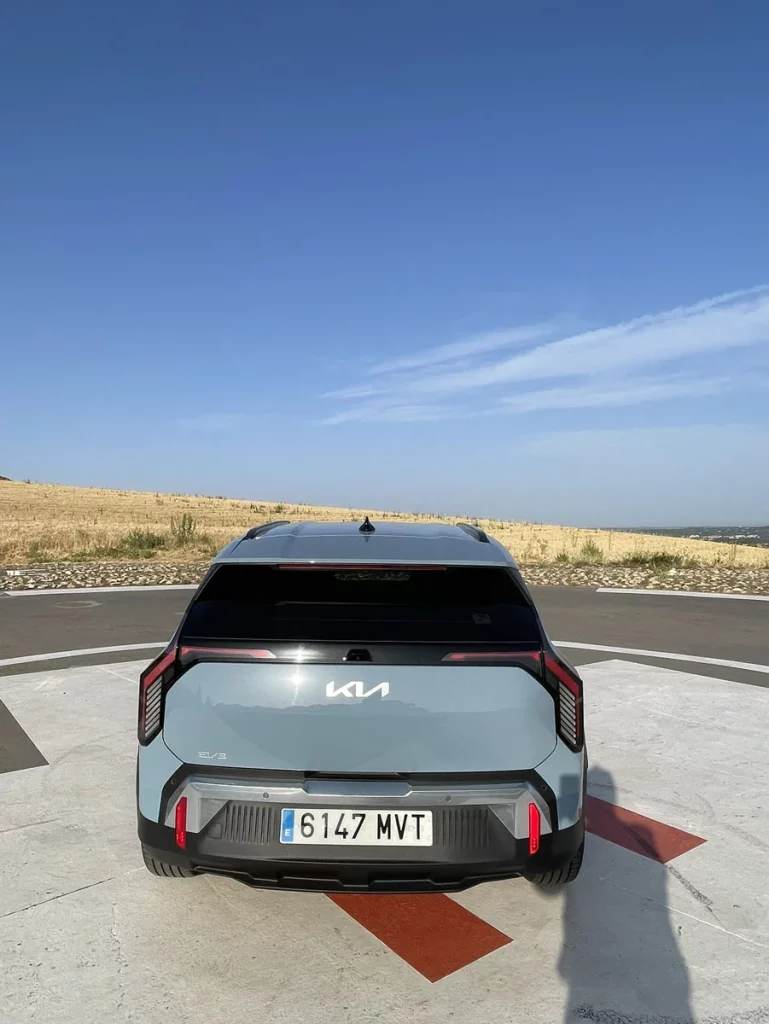 Kia EV3: el SUV eléctrico que puede ser el coche único de la casa 16 Motor16 KIA EV3 10 Motor16