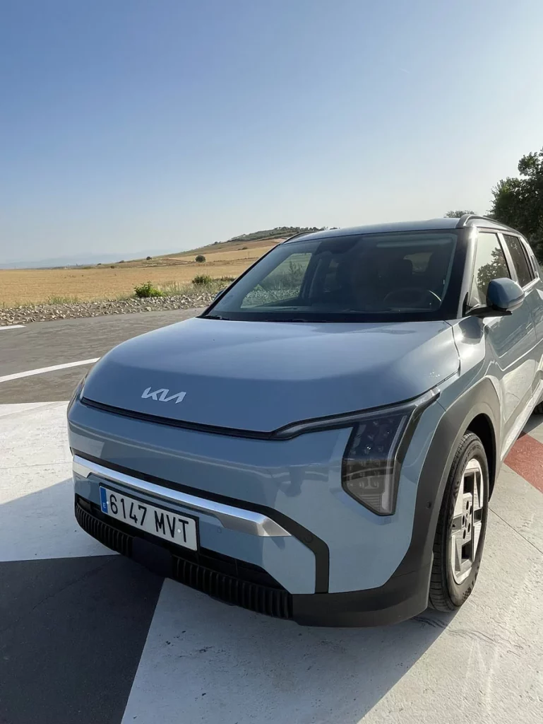 Kia EV3: el SUV eléctrico que puede ser el coche único de la casa 18 Motor16 KIA EV3 12 Motor16