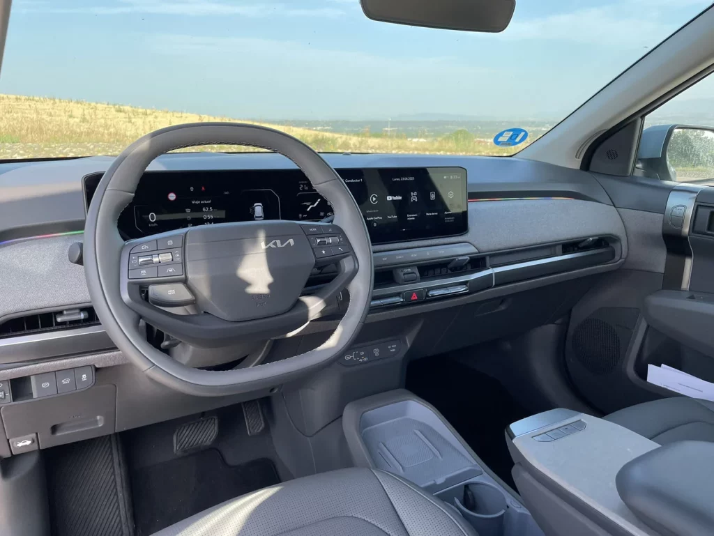 Kia EV3: el SUV eléctrico que puede ser el coche único de la casa 2 Motor16 KIA EV3 15 Motor16