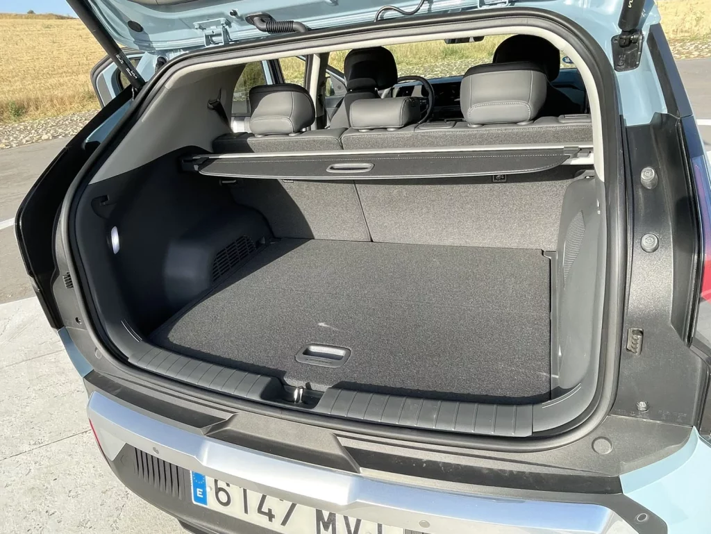 Kia EV3: el SUV eléctrico que puede ser el coche único de la casa 28 Motor16 KIA EV3 23 Motor16