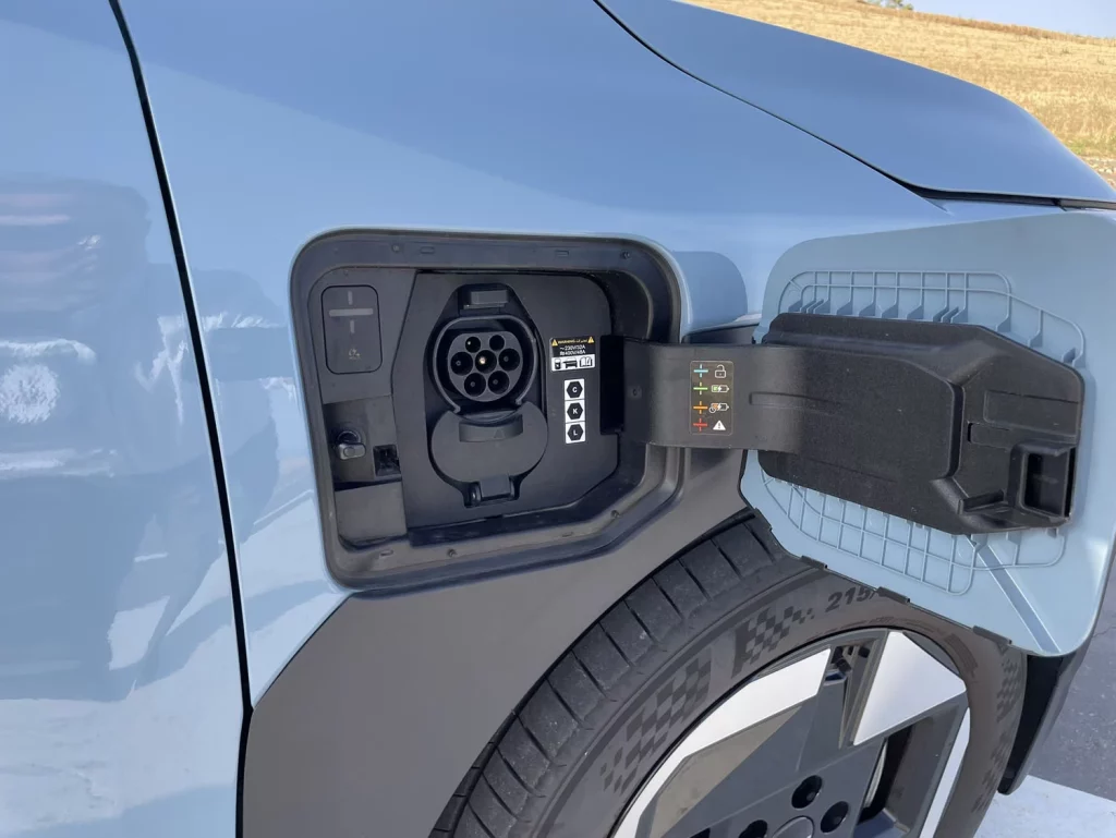 Kia EV3: el SUV eléctrico que puede ser el coche único de la casa 6 Motor16 KIA EV3 26 Motor16