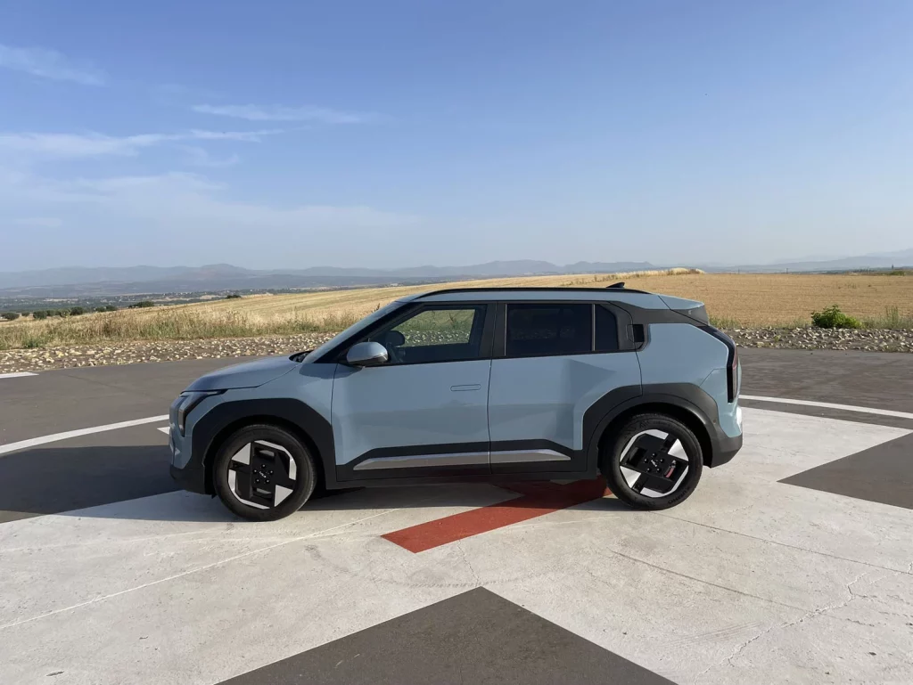 Kia EV3: el SUV eléctrico que puede ser el coche único de la casa 9 Motor16 KIA EV3 3 Motor16