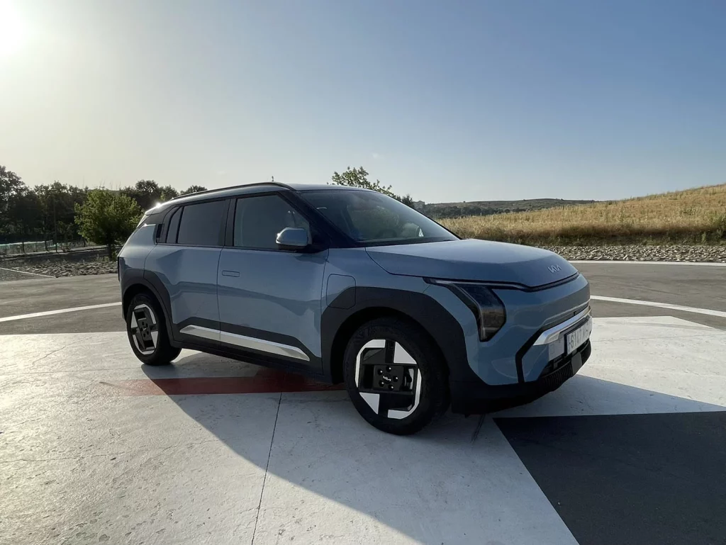 Kia EV3: el SUV eléctrico que puede ser el coche único de la casa 13 Motor16 KIA EV3 7 Motor16