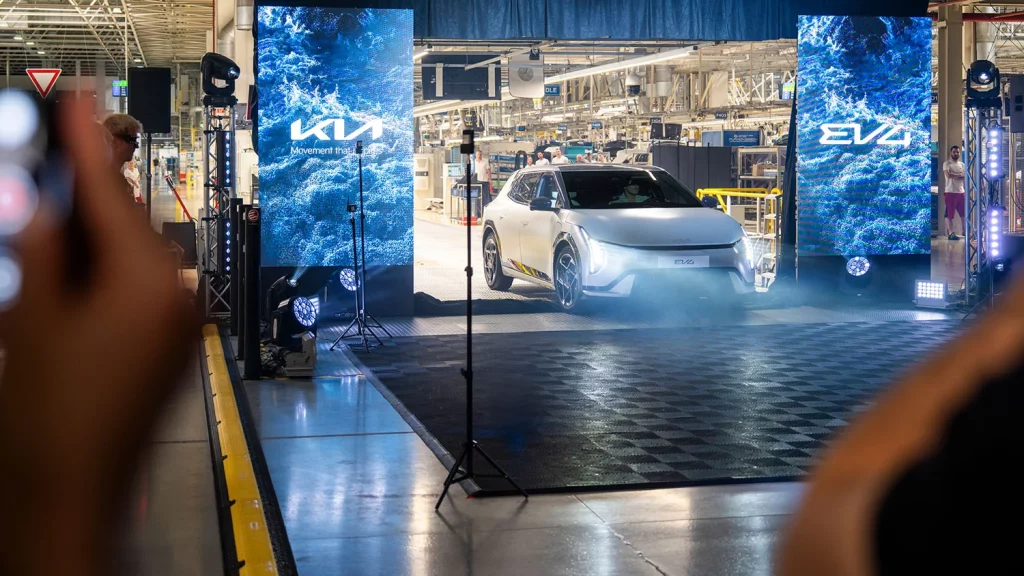 Kia EV4: el primer eléctrico fabricado en Europa ya es una realidad 3 Motor16 Kia EV4 Hatchback