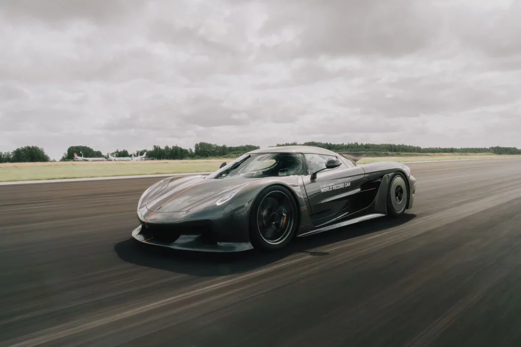 KOENIGSEGG JESKO RECORD 0 400 0 9 Motor16