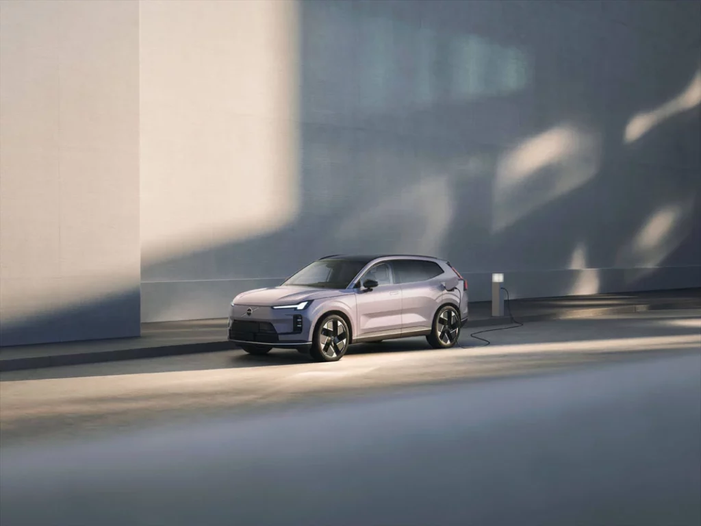 El nuevo Volvo XC70 híbrido enchufable cambia las reglas de la autonomía eléctrica 5 Motor16 NUEVO VOLVO XC70 1 Motor16