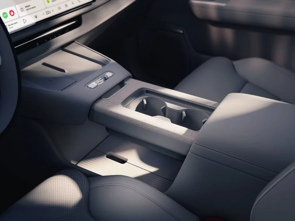 El nuevo Volvo XC70 híbrido enchufable cambia las reglas de la autonomía eléctrica 38 Motor16 NUEVO VOLVO XC70 34 Motor16