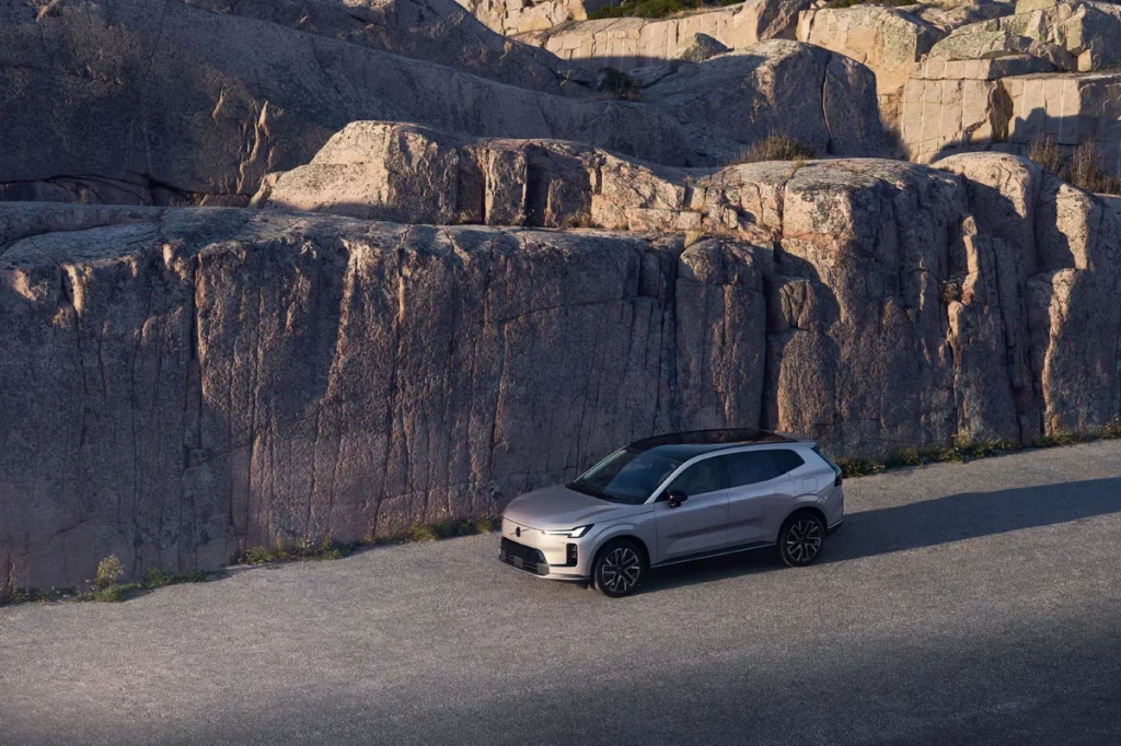 El nuevo Volvo XC70 híbrido enchufable cambia las reglas de la autonomía eléctrica 8 Motor16 NUEVO VOLVO XC70 4 Motor16