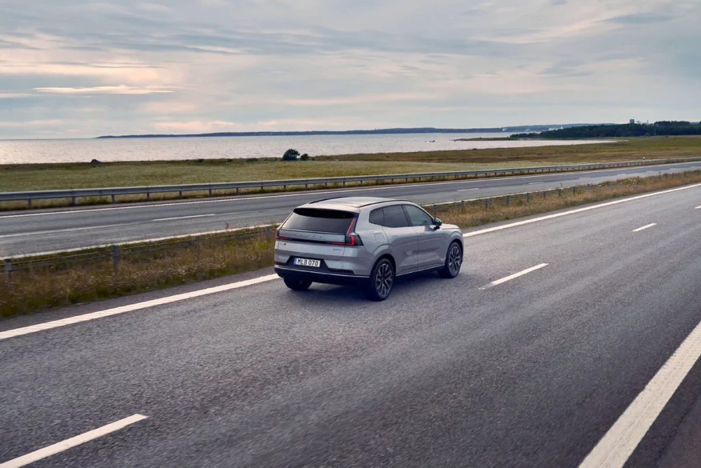 El nuevo Volvo XC70 híbrido enchufable cambia las reglas de la autonomía eléctrica 49 Motor16 NUEVO VOLVO XC70 45 Motor16