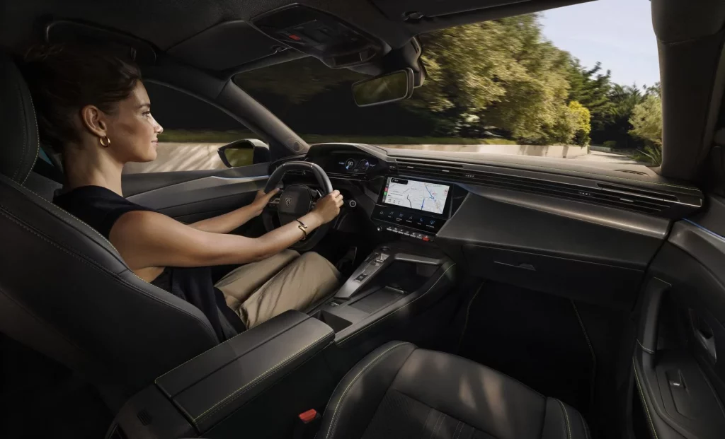 Nuevo Peugeot 308 y 308 SW: Mejoras técnicas y visuales 33 Motor16 Nuevo Peugeot 308 2026 19 Motor16