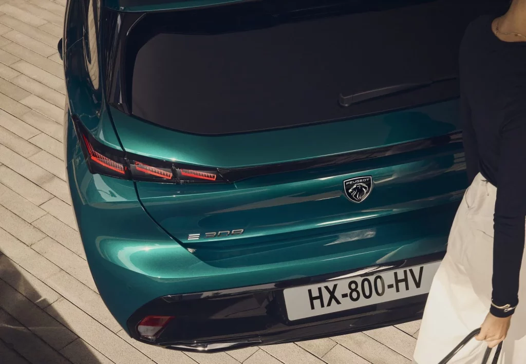 Nuevo Peugeot 308 y 308 SW: Mejoras técnicas y visuales 22 Motor16 Nuevo Peugeot 308 2026 23 Motor16