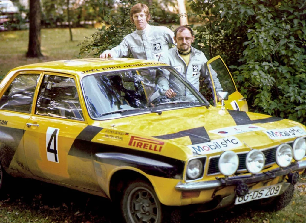 Opel Ascona: 55 años de legado de una berlina con alma deportiva 5 Motor16 Opel Ascona pilotado por Walter Röhrl
