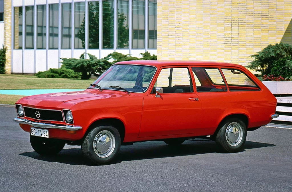 Opel Ascona: 55 años de legado de una berlina con alma deportiva 4 Motor16 Opel Ascona