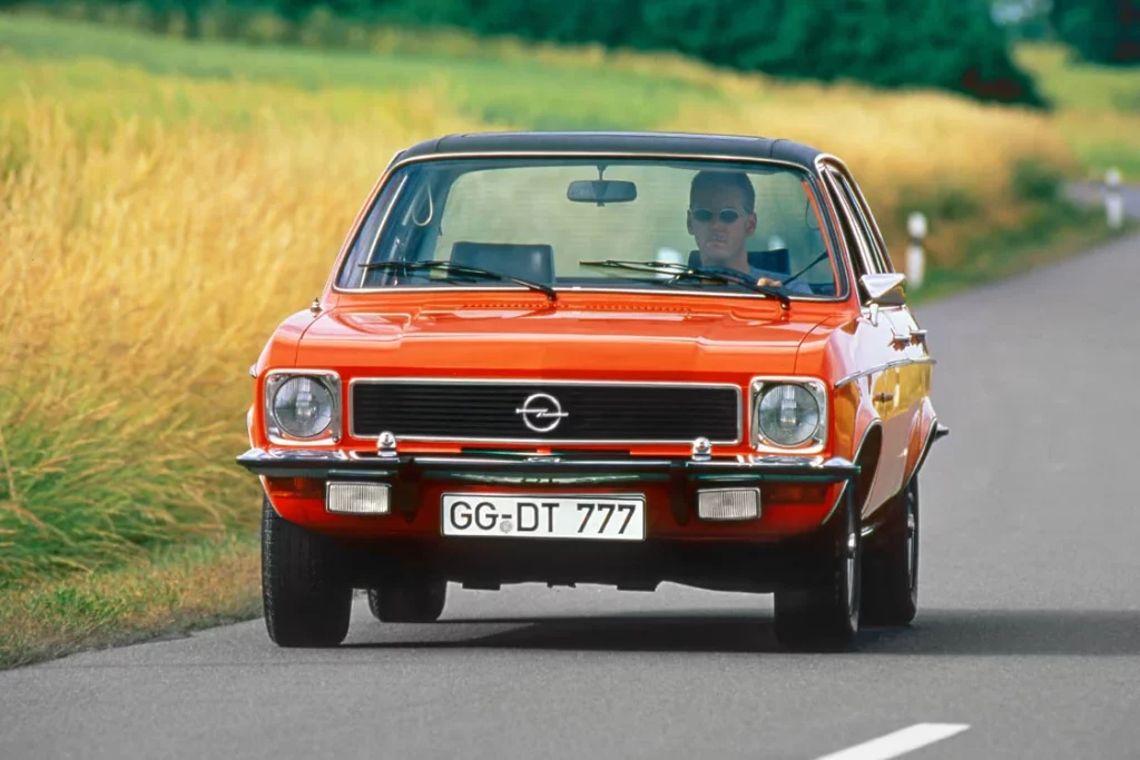 Opel Ascona: 55 años de legado de una berlina con alma deportiva 3 Motor16 Opel Ascona