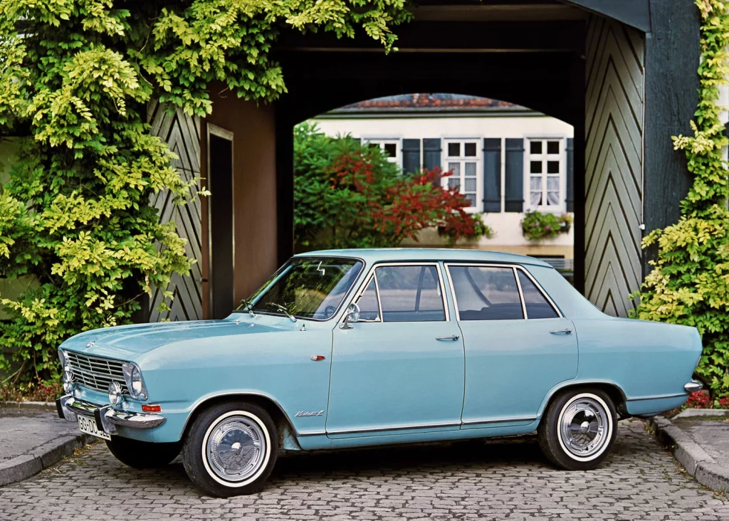 Opel celebra los 60 años del Kadett B, el compacto que abrió las puertas del éxito al Astra 10 Motor16 OpelKadettB1 Motor16