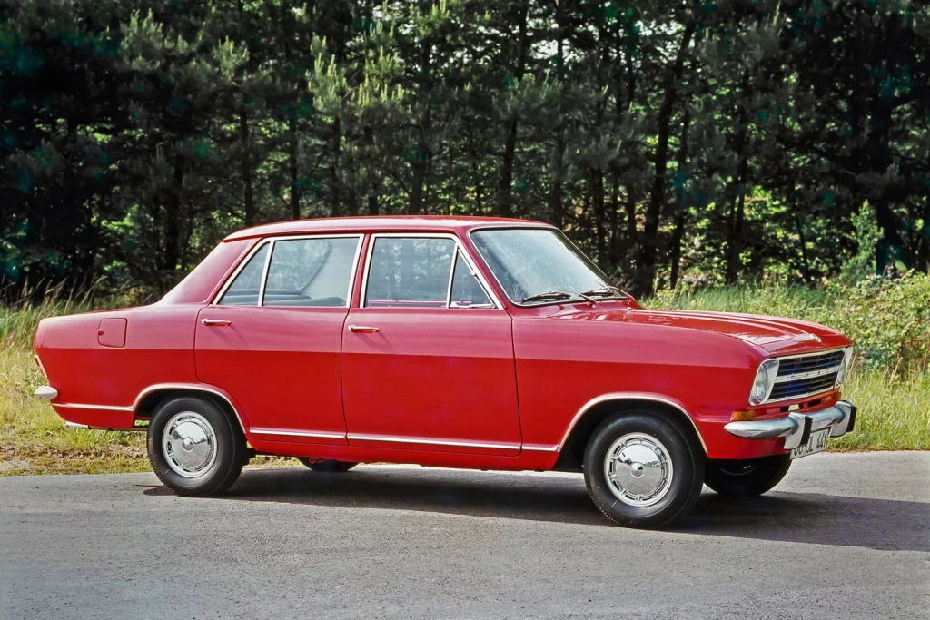 Opel celebra los 60 años del Kadett B, el compacto que abrió las puertas del éxito al Astra 11 Motor16 OpelKadettB2 Motor16