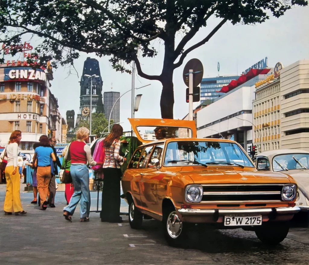 Opel celebra los 60 años del Kadett B, el compacto que abrió las puertas del éxito al Astra 4 Motor16 Opel Kadett B Familiar.