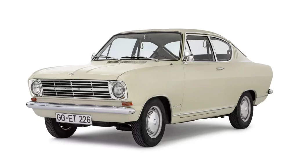 Opel celebra los 60 años del Kadett B, el compacto que abrió las puertas del éxito al Astra 19 Motor16 OpelKadettBGillCoup 1 Motor16