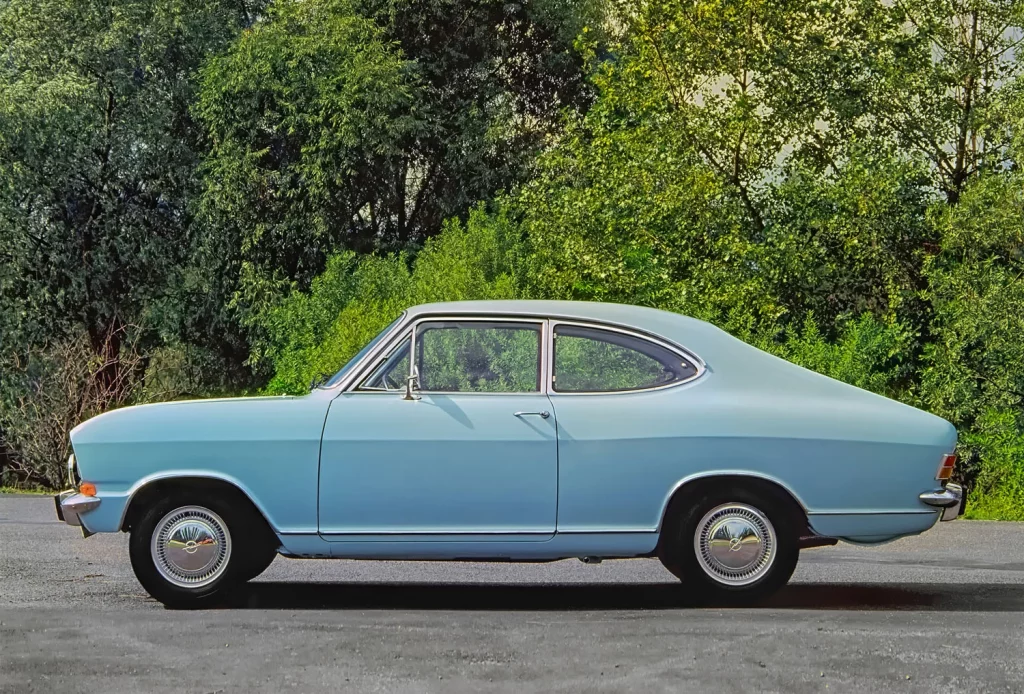 Opel celebra los 60 años del Kadett B, el compacto que abrió las puertas del éxito al Astra 21 Motor16 OpelKadettBLS1700 Motor16