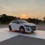 Prueba Peugeot E-208 156 CV. La experiencia es un grado