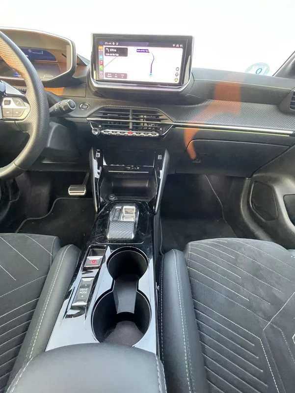 PRUEBA PEUGEOT E 208 20 Motor16