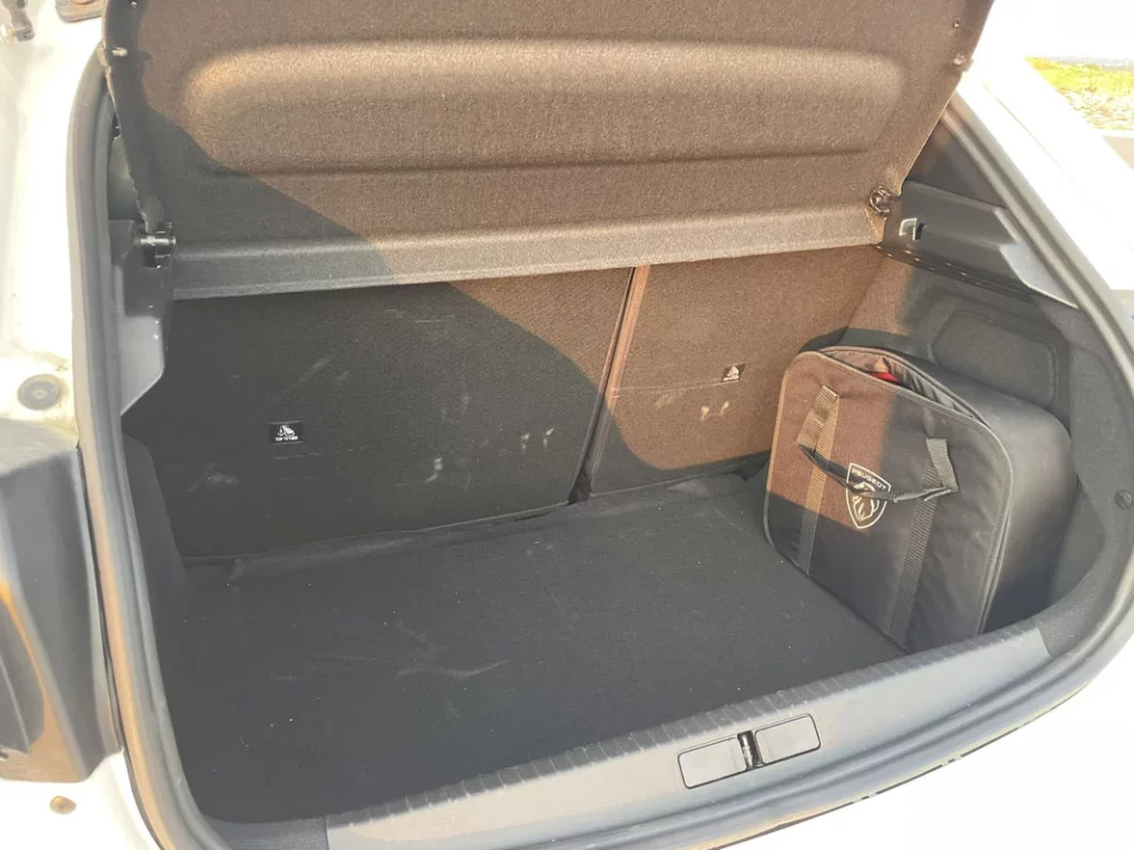 PRUEBA PEUGEOT E 208 29 Motor16