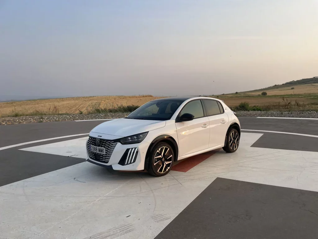 PRUEBA PEUGEOT E 208 6 Motor16