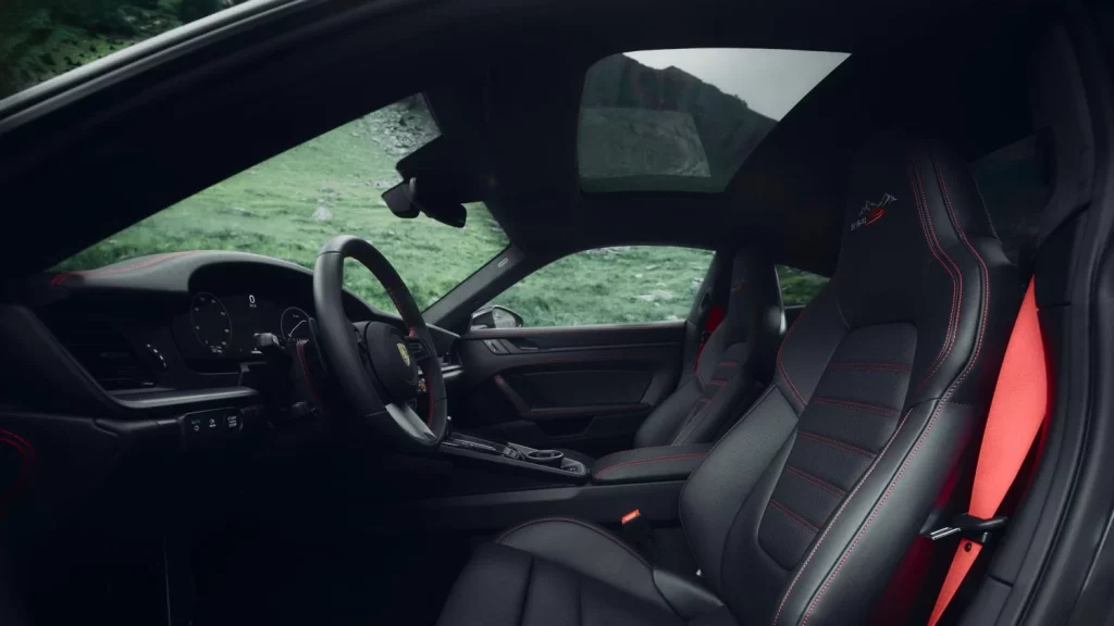 Porsche 911 Carrera 4 GTS Tribute to Transfagarasan 22 Motor16