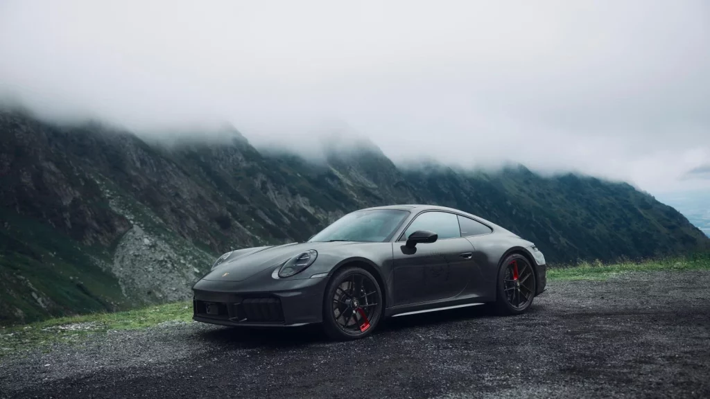 Porsche 911 Carrera 4 GTS Tribute to Transfagarasan 35 Motor16