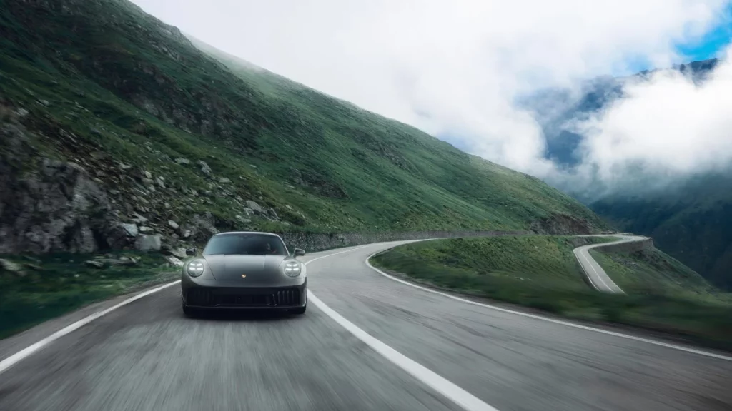 Porsche 911 Carrera 4 GTS Tribute to Transfagarasan 41 Motor16