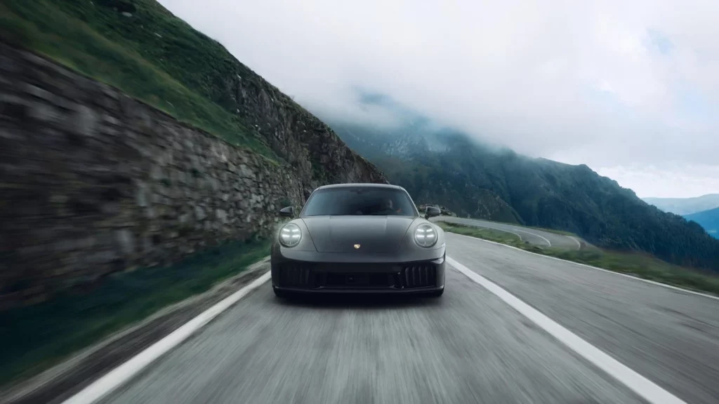 Porsche 911 Carrera 4 GTS Tribute to Transfagarasan 43 Motor16