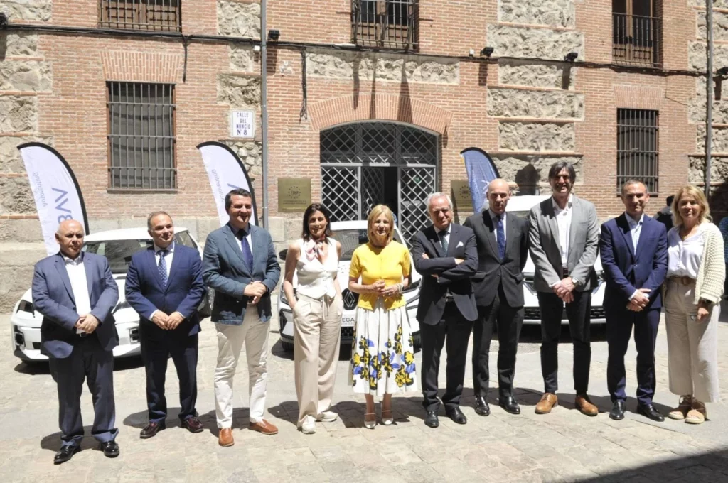 2.300 pueblos de España se moverán en coche eléctrico gracias a Renault 1 Motor16 RENAULT Y LA FEMP Motor16