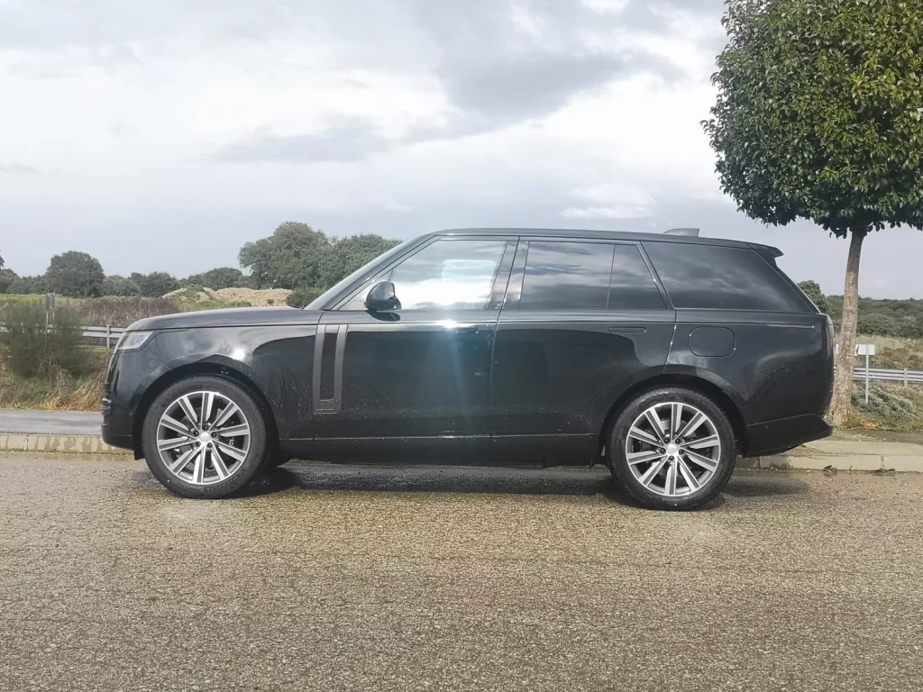 Prueba del Range Rover P550e Autobiography: El rey sigue muy vivo 1 Motor16 Range Rover P550e Autobiography prueba (6)