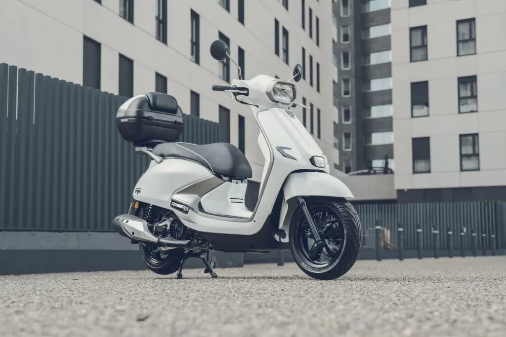 SYM Fugue 125: Un scooter atractivo por menos de 3.000 euros 23 Motor16 SYM FUGUE 125 DETALLE 18 Motor16